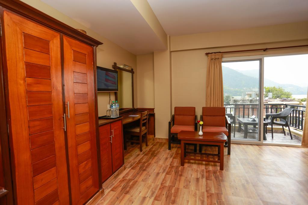 Pokhara Choice Inn מראה חיצוני תמונה