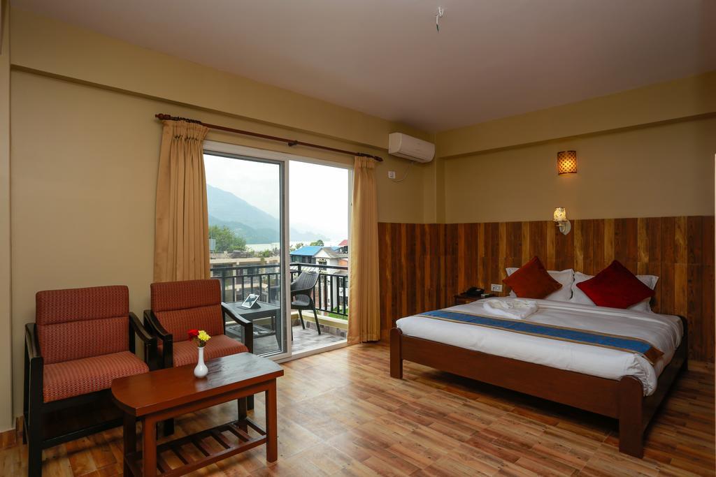 Pokhara Choice Inn מראה חיצוני תמונה